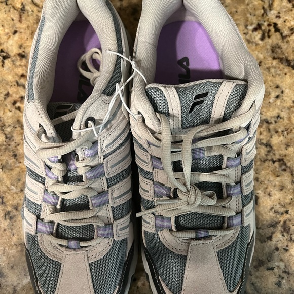 NWT - FILA women’s hiking/walking-tennis shoes - Picture 4 of 4